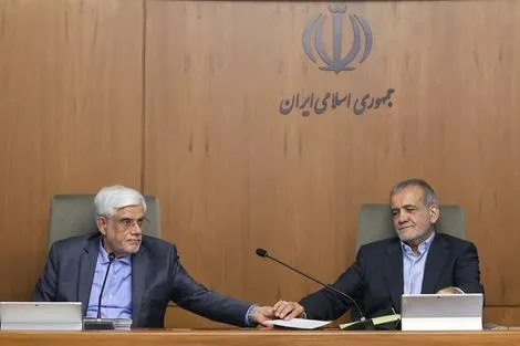 وزرا نسبت به تغییر افراد تا زمان شناسایی افراد شایسته، باتجربه و توانمند عجله نکنند