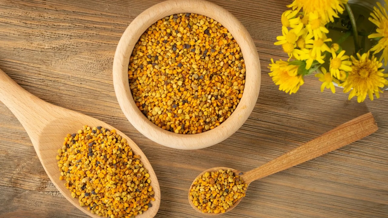 آیا مصرف گرده زنبور عسل باعث افزایش حجم سینه زنان می‌شود؟