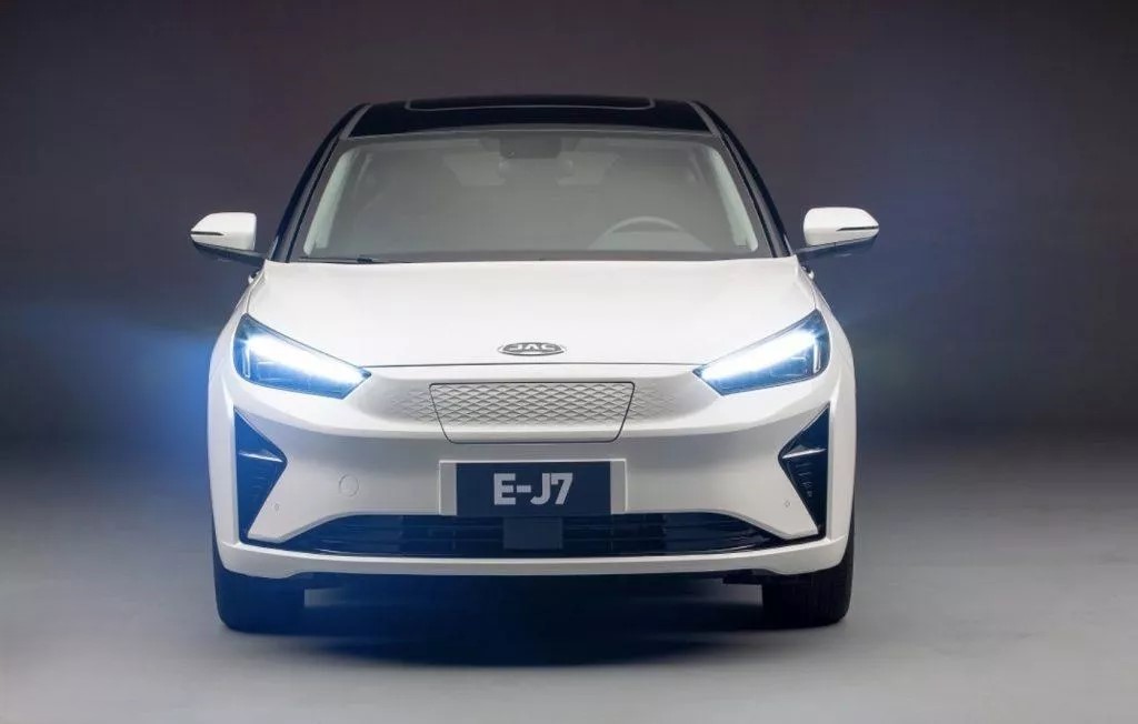 فروش نقد و اقساط خودرو برقی EJ7 کرمان‌موتور مهرماه