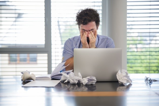 علت استرس داشتن در محیط کار