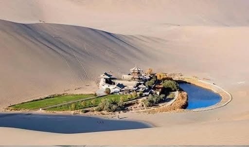 دریاچه ماهصحرای گبی 1
