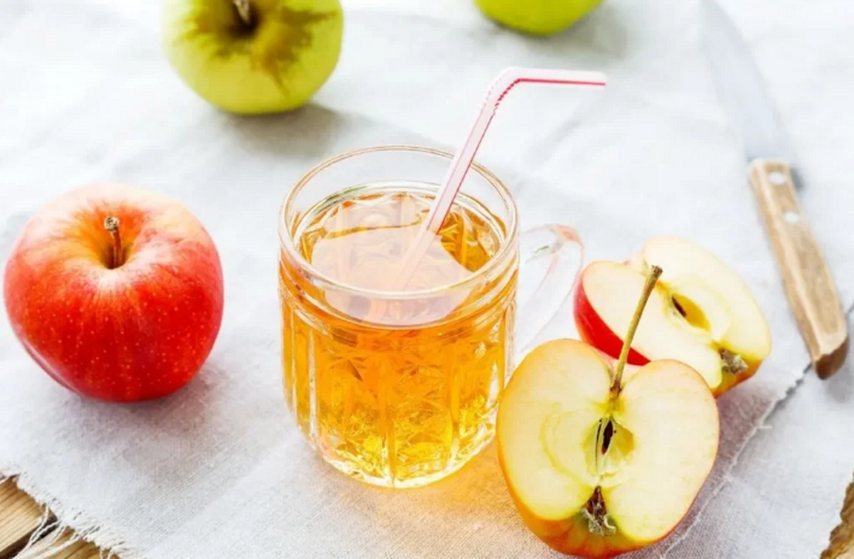 علت سیاه شدن آب سیب چیست؟ + ۶ روش جلوگیری