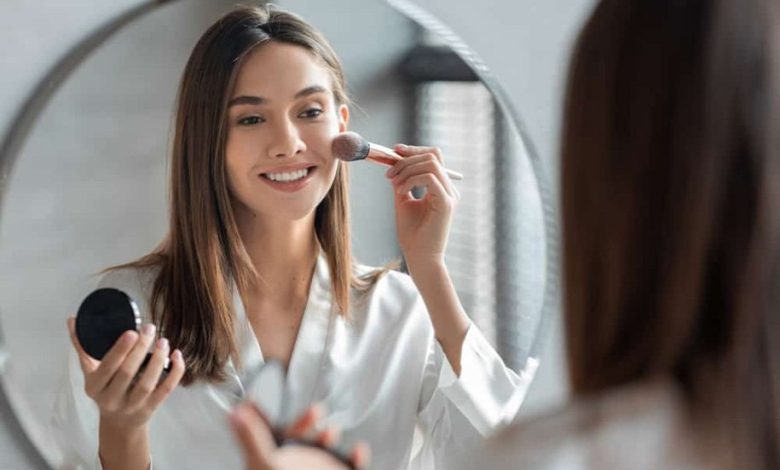تاثیرات منفی و مثبت آرایش کردن روی پوست
