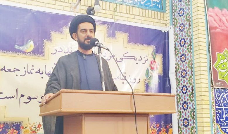 امام جمعه سپیدان:دولت به فکر معیشت مردم باشد/مشکلات اقتصادی تدبیر داخلی میطلبد 1 امام جمعه سپیدان