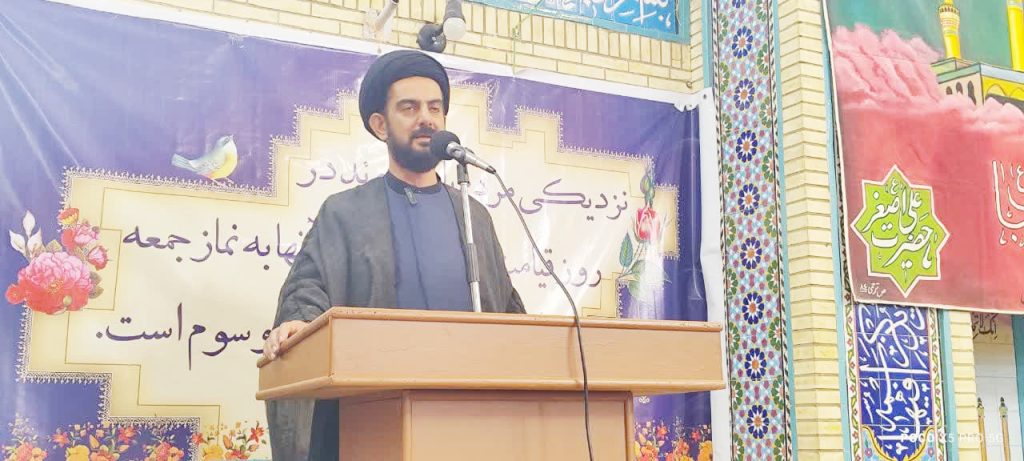 امام جمعه سپیدان:دولت به فکر معیشت مردم باشد/مشکلات اقتصادی تدبیر داخلی می‌طلبد