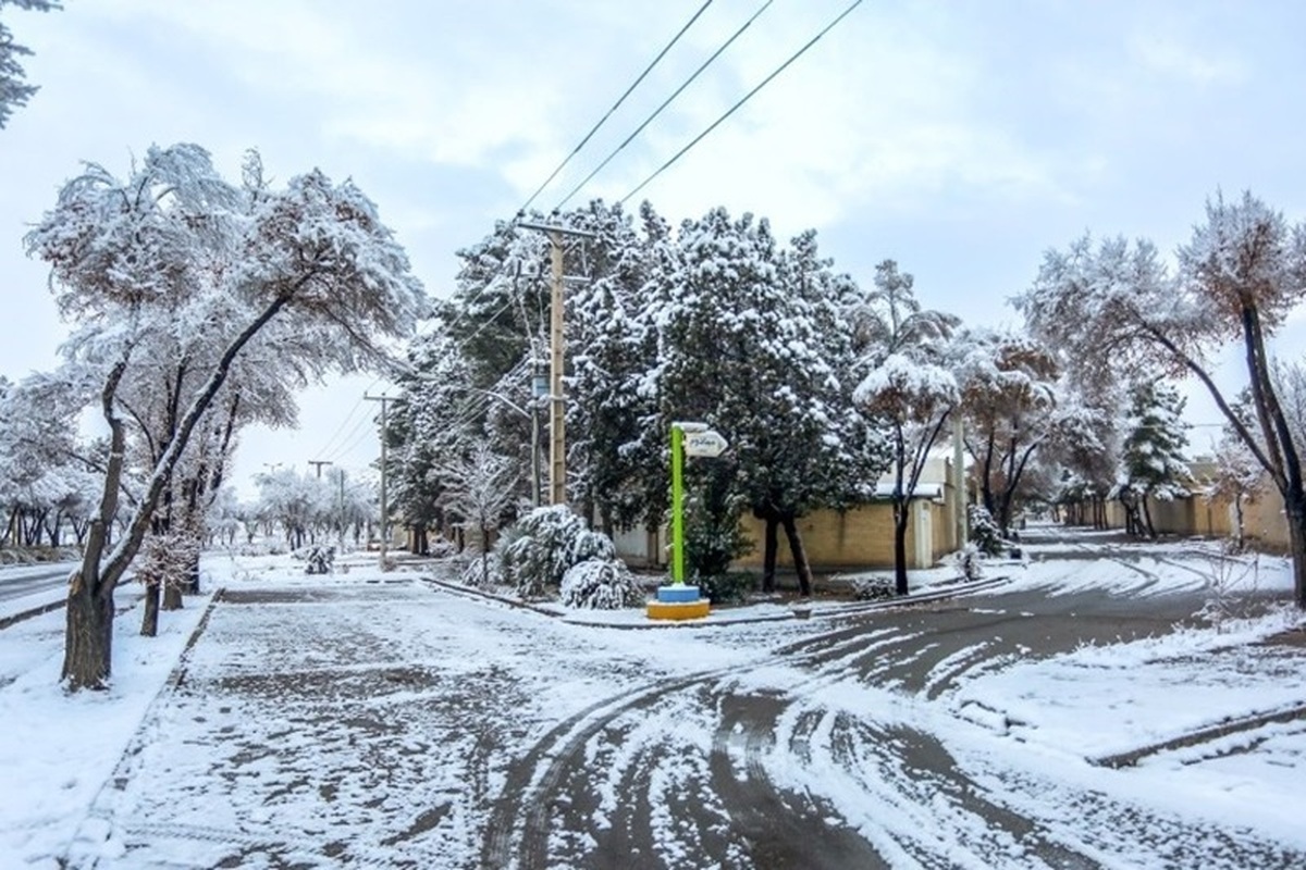 آخرین وضعیت جوی :بارش برف و باران در استان‌های مرکزی و شرق کشور