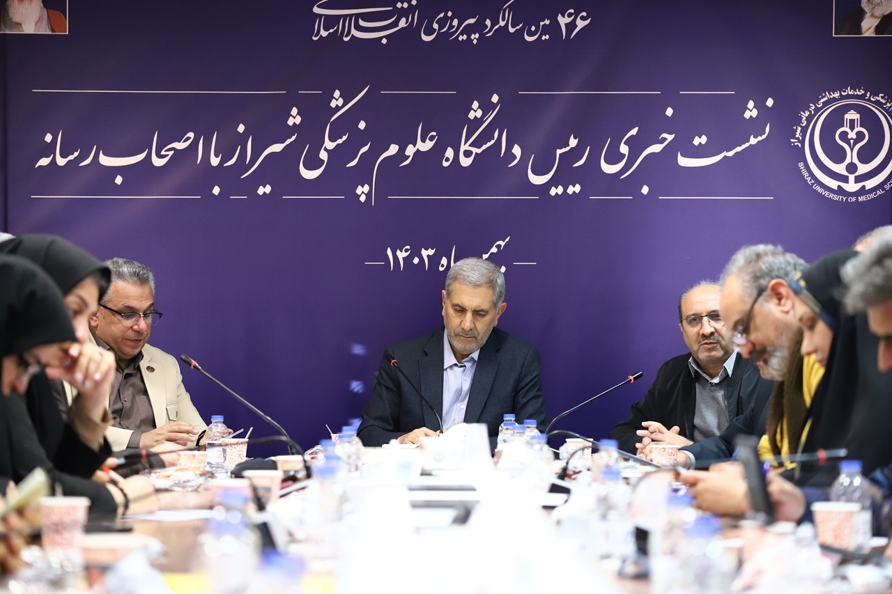 دکتر بصیر هاشمی: برای ماندگاری پزشکان و کارکنان حوزه سلامت تلاش می کنیم/ ۲۰۰ پروژه عمرانی سلامت محور در استان فارس فعال‌اند