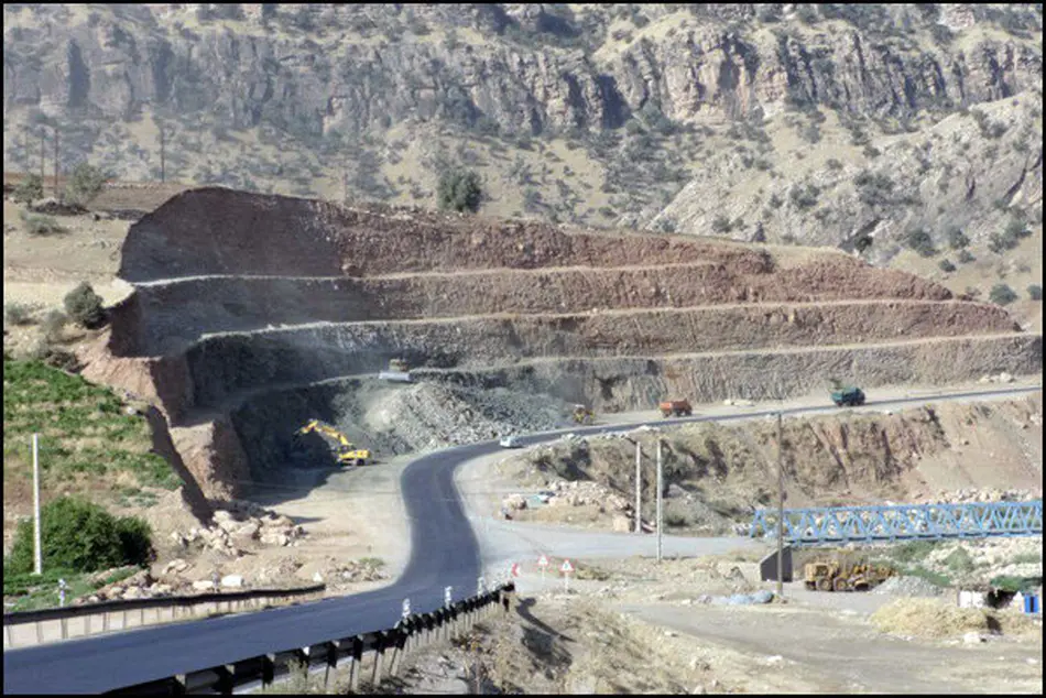 قابل توجه استاندار و نمایندگان فارس: پروژه بزرگ راهسازی رها شده چرا ؟