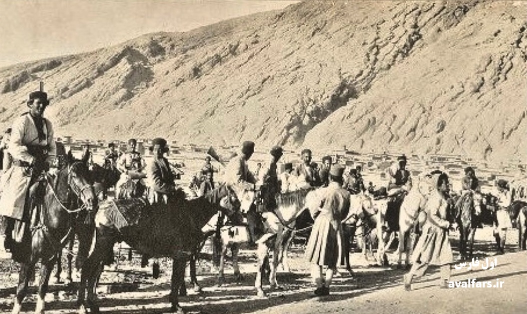 نگهبانان و پیش‌کاران ابراهیم قوام در زرقان سال ۱۲۹۵