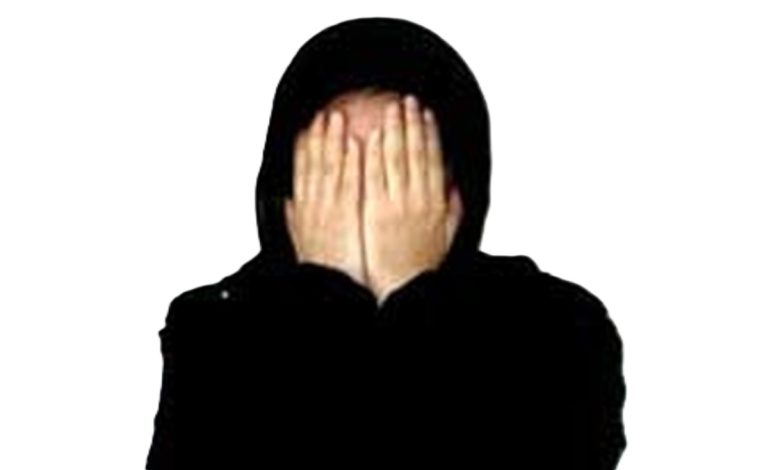 زن مزاحم