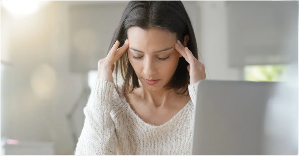 سردرد تنشی چیست؟ ۹ راهکار خانگی برای درمان سریع درد