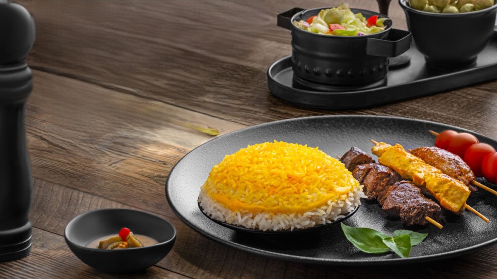 آموزش طرز تهیه کاسه کباب با کته پنیری