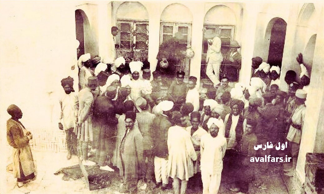 حراج عتیقه برای افسران انگلیسی و سربازان هندی در آباده سال ۱۲۹۵+عکس