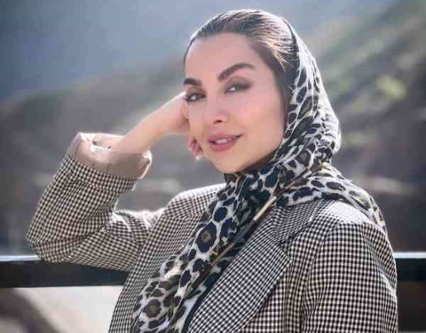 مونا فائزپور