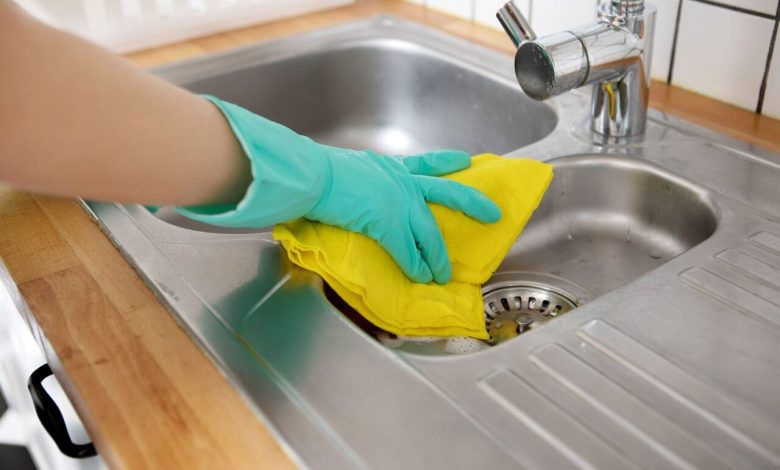 How to clean the sink and turn on the electricity 1