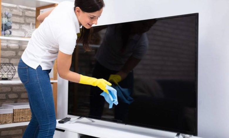 The best way to clean the TV 2