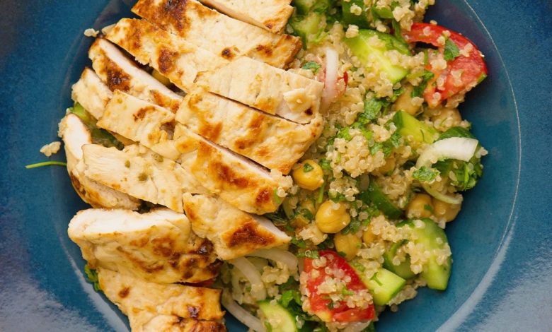 طرز تهیه سالاد کینوا و مرغ