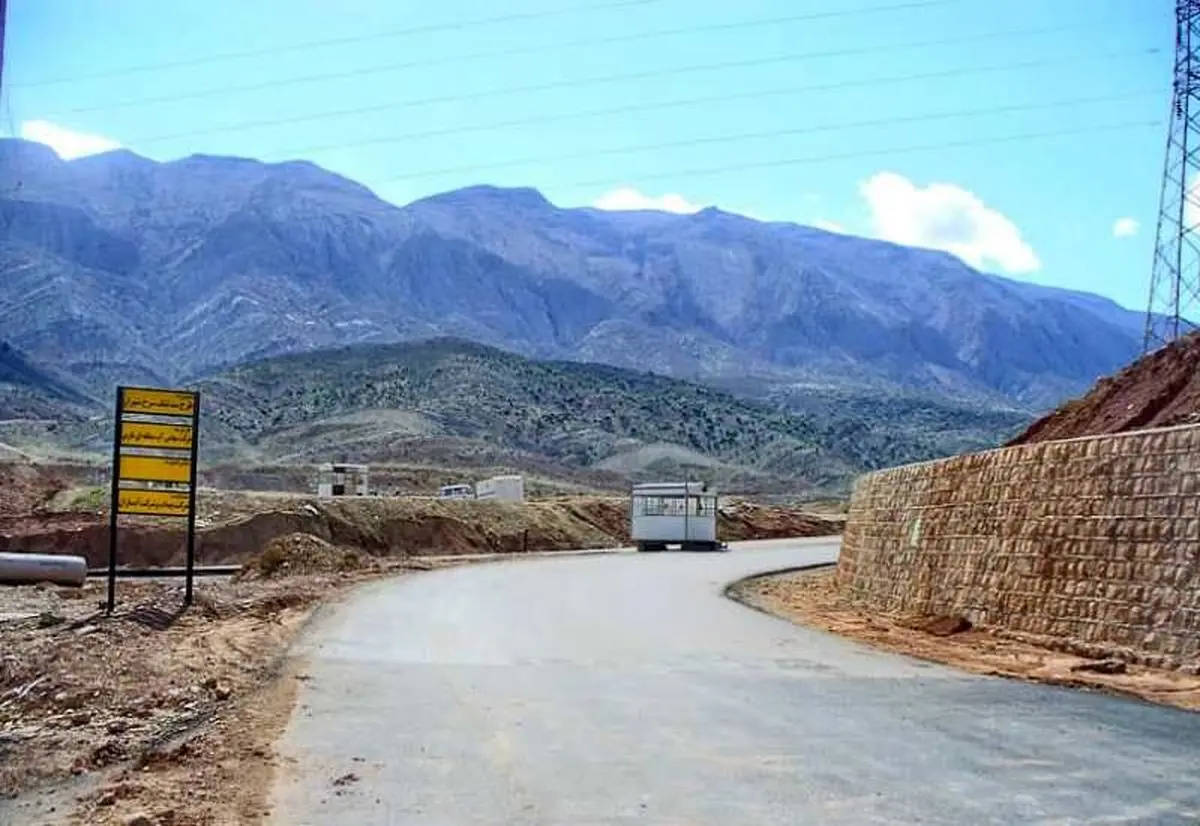 تشدید فرونشست زمین در جنوب شیراز با احداث سد تنگ سرخ/شهرک‌های شمالی شیراز زیر گل و لای می روند