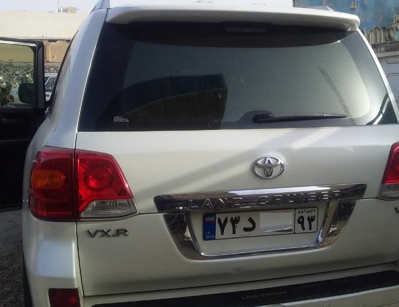 لندکروز توقیف شده در خانه مرد شیرازی ۱۴۰ میلیارد ارزش داشت