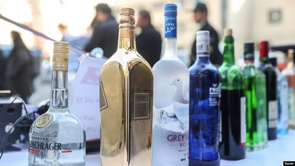 بازداشت ۴ نفر بعلت توزیع مشروبات الکلی و قرص‌های مخدر در نی‌ریز