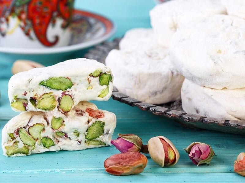 مثل قنادهای اصفهانی گز آردی درست کنید؛ ترفندهای حرفه‌ای تهیه گز