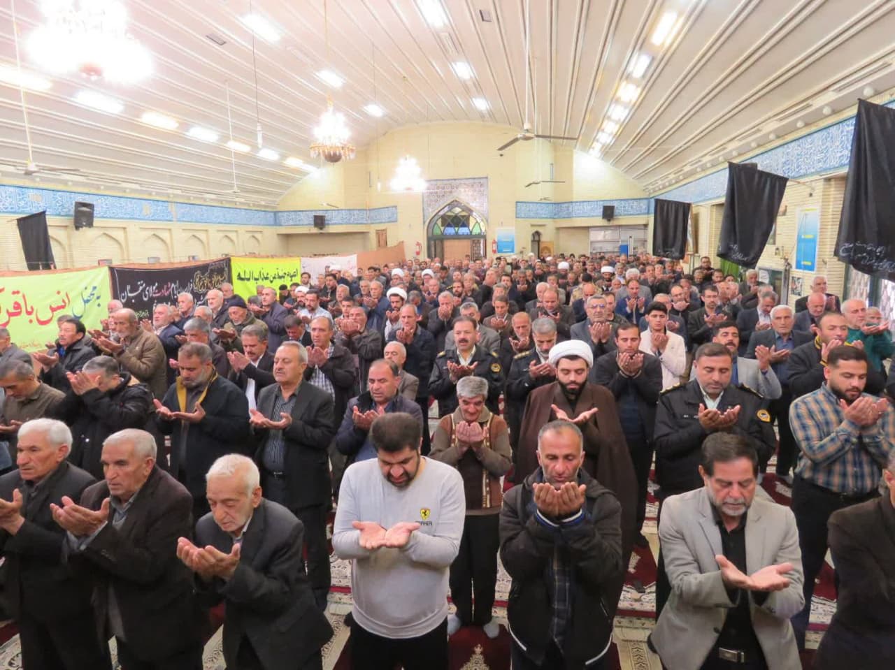 امام جمعه سپیدان: مراحل اخذ مجوز تولید بیش از ۱۴ امضا نیاز دارد یعنی ۲ برابر هفت خوان رستم