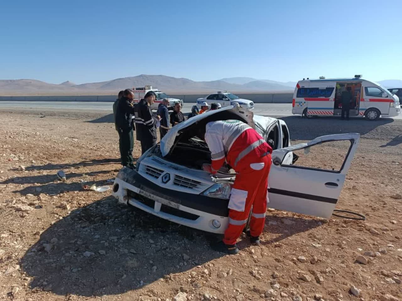 عکس ال‌نود بعد از برخورد شدید با پژو ۲۰۶ در آزادراه شاهچراغ