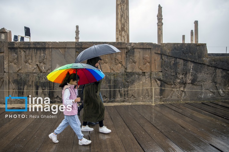 بارش باران در تخت‌ جمشید،آخرین روزهای اسفند ۱۴۰۳