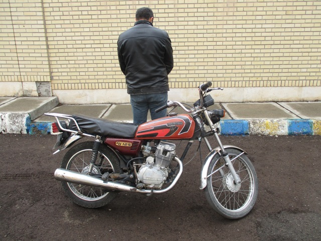 حوادث استان فارس در ۲۴ ساعت گذشته : از کارگاه‌ لوازم آرایشی‌های تقلبی شیراز تا اتوبوس پر از تریاک در نی‌ریز