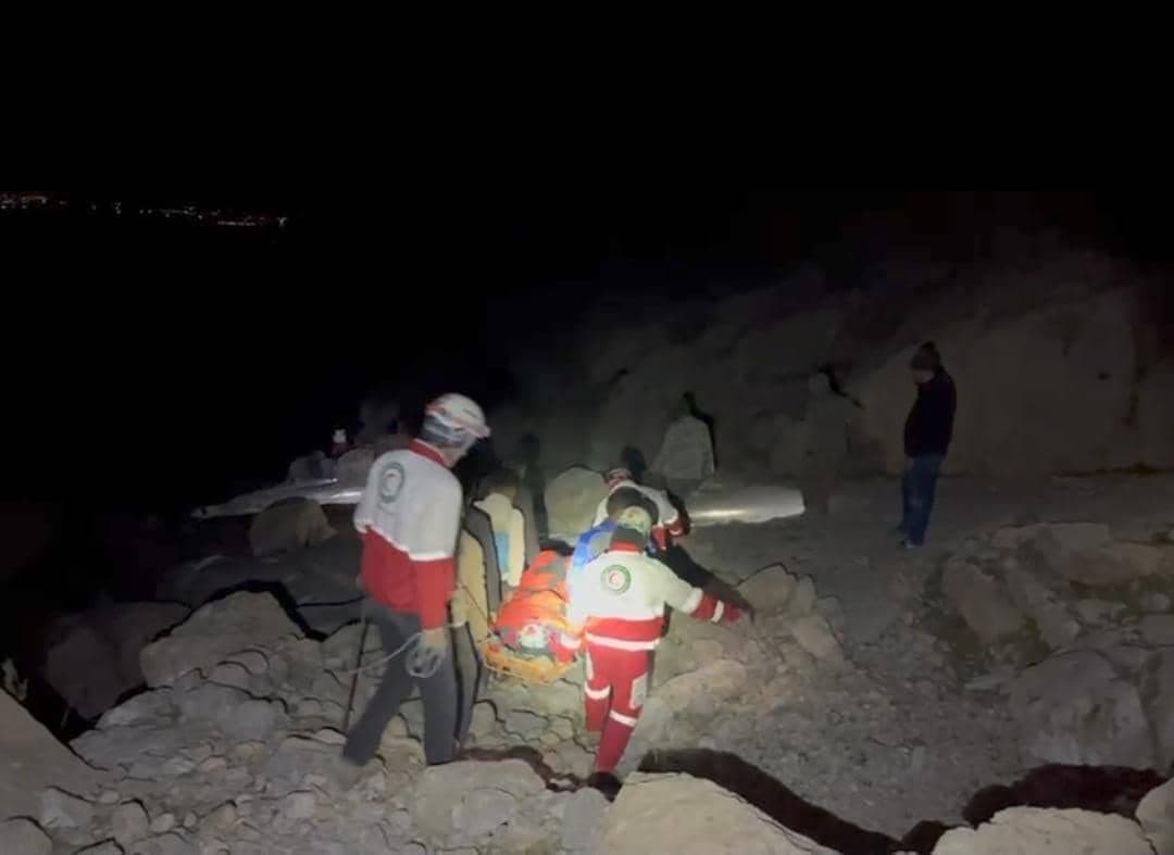 حادثه هولناک در کوهستان بانش : نجات مرد ۴۸ ساله پس از ۶ ساعت عملیات!