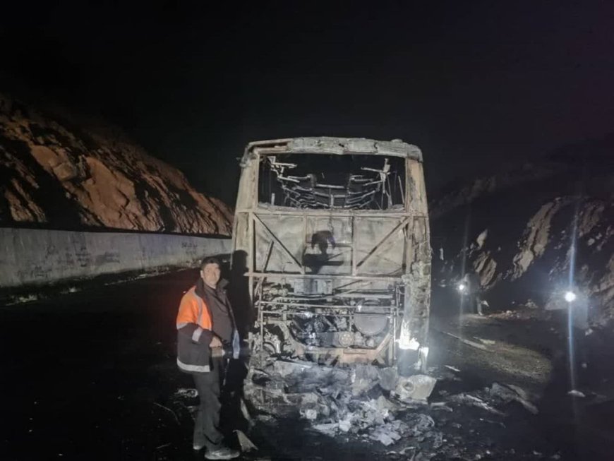 جزئیات جدید از سوختن کامل اتوبوس مسافربری در محور قائمیه به شیراز(+تصاویر)