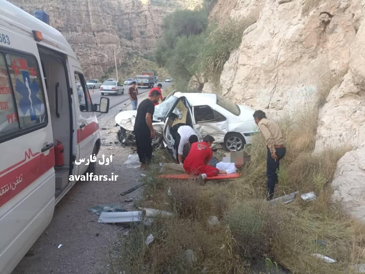 در جاده فیروزآباد-شیراز : پژو پارس تسلیم پراید بار شد؛۳ نفر قربانی شدند