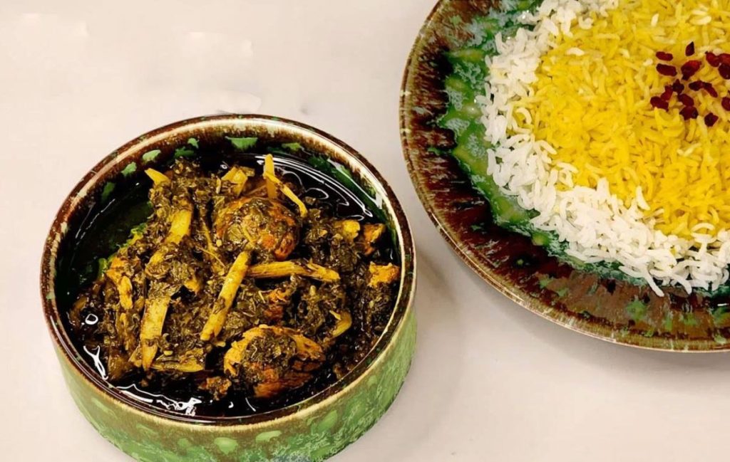 راز خوشمزگی خورش کنگر با گوشت قرمز: دستور پخت مرحله به مرحله