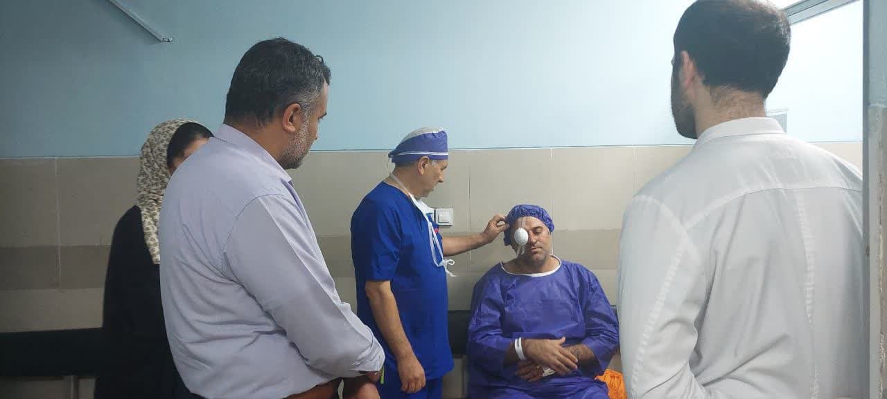 عیادت رئیس دانشگاه علوم پزشکی شیراز از مصدومان حادثه اسکله شهید رجایی در بیمارستان‌های شیراز