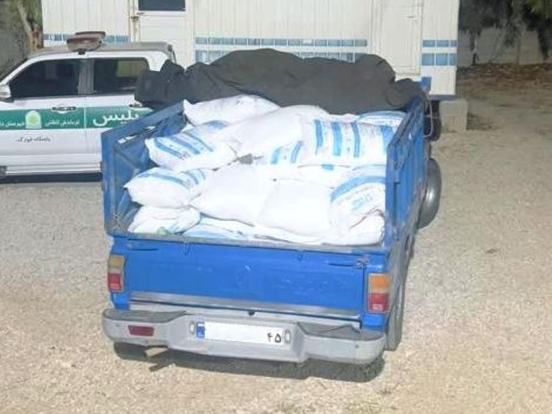 توقیف وانت نیسان حامل کود شیمیایی قاچاق در فورگ داراب
