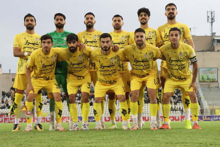 فجر شهید سپاسی شیراز با پیروزی پرگل قهرمان لیگ آزادگان شد و به لیگ برتر صعود کرد