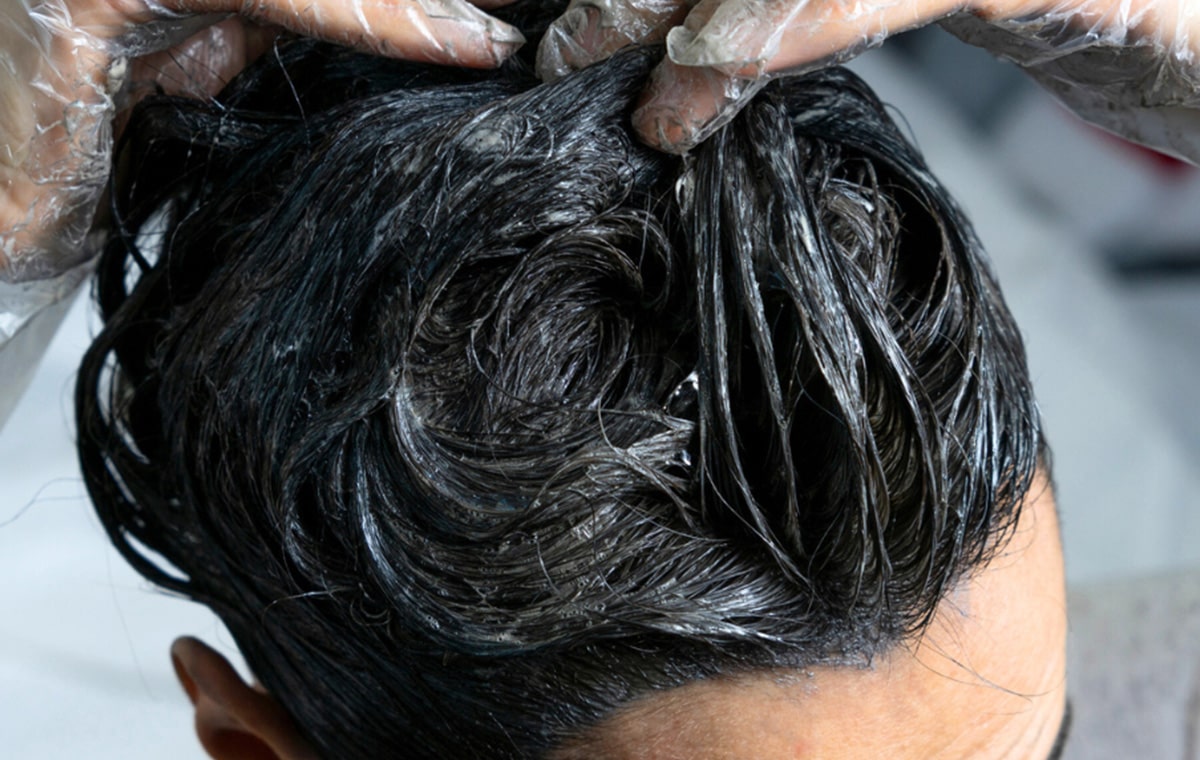 ترفند از بین بردن رنگ موی مشکی پرکلاغی به آسانی