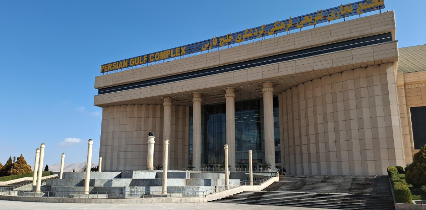 ماجرای اعتراض برخی فروشندگان واحدهای مجتمع خلیج فارس شیراز چه بود؟