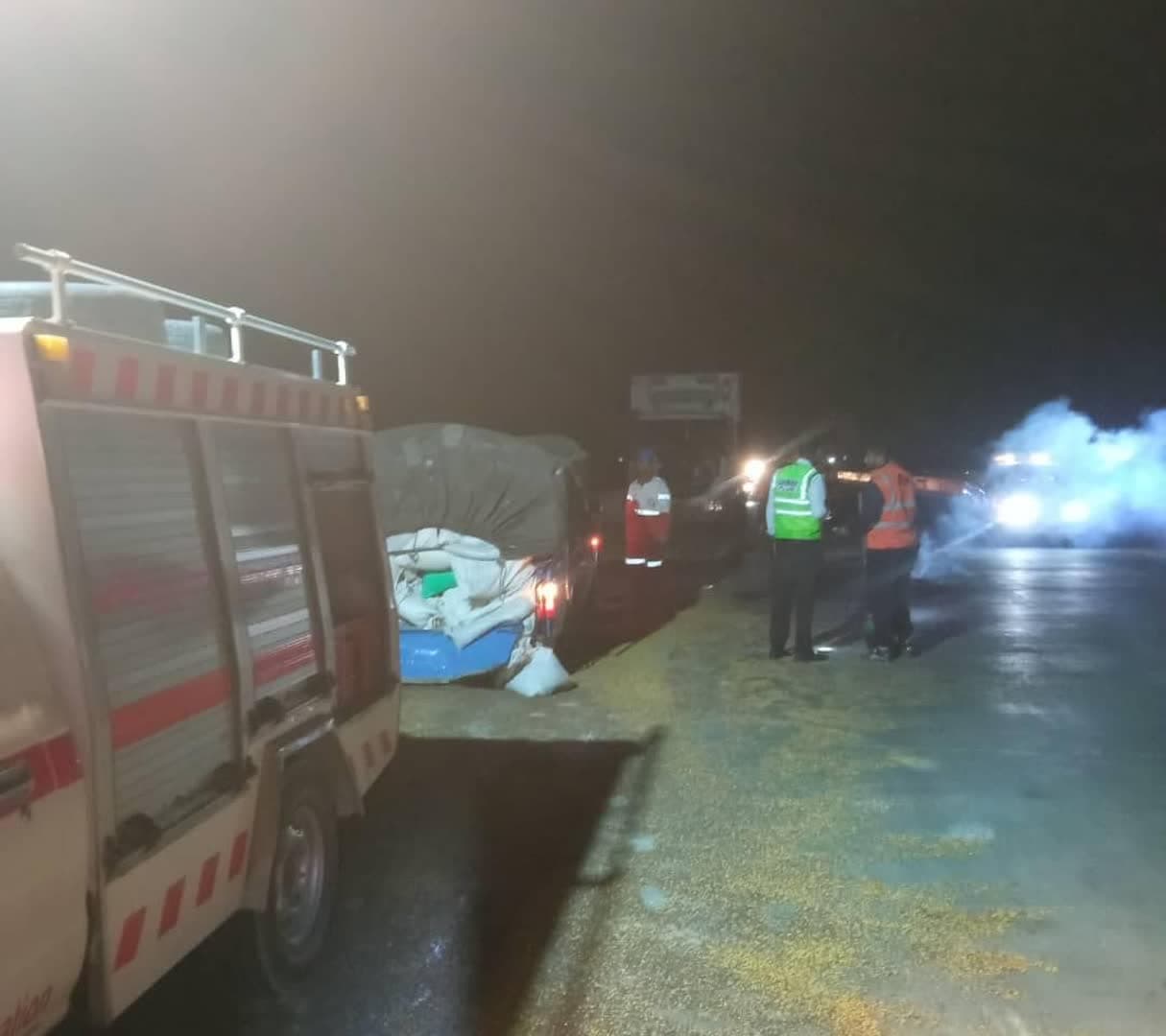 تصادف خونین نیسان و کامیونت یخچال‌دار در آزادراه شیراز-اصفهان+عکس