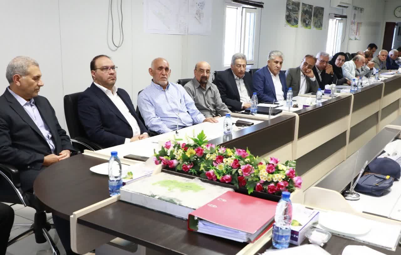 بررسی راهکارهای توسعه بیمارستان پیوند اعضا شیراز در بازدید معاون سازمان برنامه و بودجه کشور