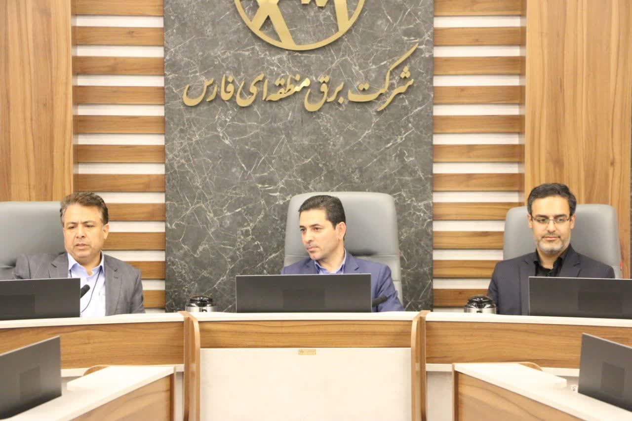 فارس پیشتاز توسعه ۳۰ هزار مگاواتی نیروگاه‌های خورشیدی تا پایان دولت چهاردهم