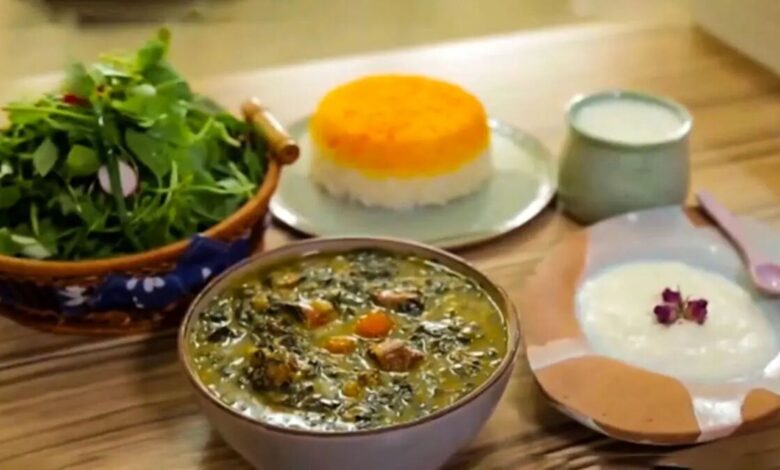 اسفناج قالی یک خورش محلی ایرانی 2