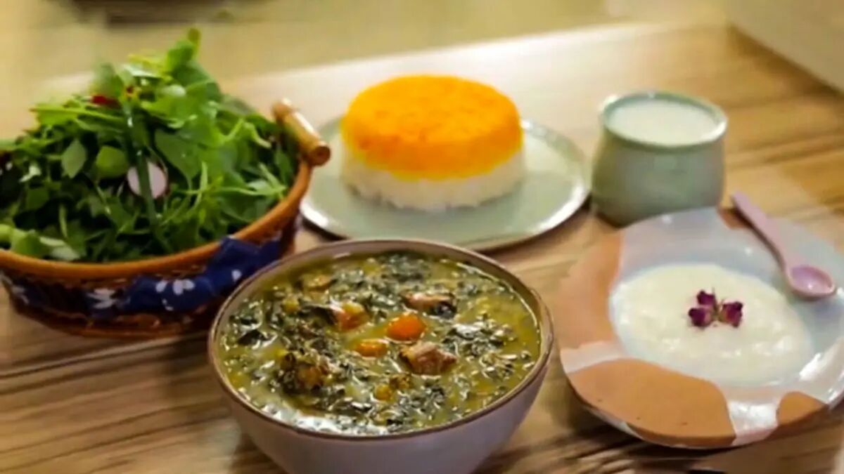 آموزش طرز تهیه خورش اسفناج قالی غذای گیاهی خوشمزه و اقتصادی