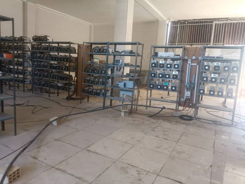 کشف بزرگ‌ترین مزرعه غیرمجاز استخراج رمز ارز با  ۱۹۲ ماینر در داراب