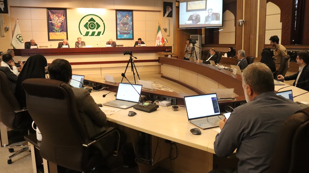 آنچه در شورای شهر شیراز گذشت: از سخنان علاء الدین کراماتی ، اذن انتفاع زمین،موافقت با تولید پوشک تعاونی و مجوز سفر خارجی شهردار