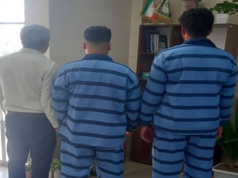 ۳ فروشنده معجون درمانگر بیماری‌ها در مرودشت دستگیر شدند