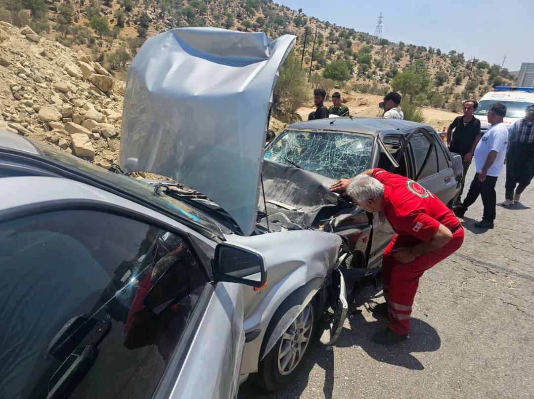 حوادث رانندگی در فارس: ۸ مصدوم در تصادف پراید و سمند، یک کشته در برخورد با نیسان و پژو