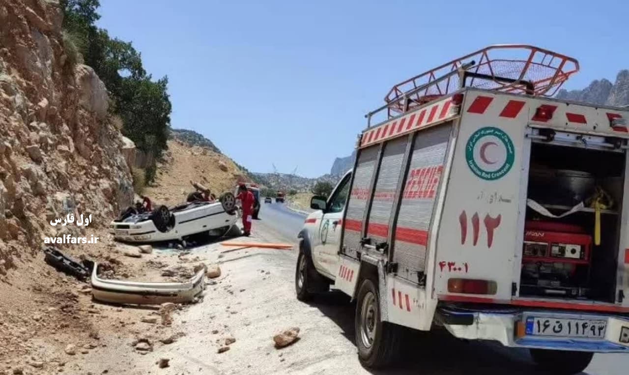 تصادف تیبا با کامیون در جاده شیراز به کازرون با ۴ فوتی و مصدوم