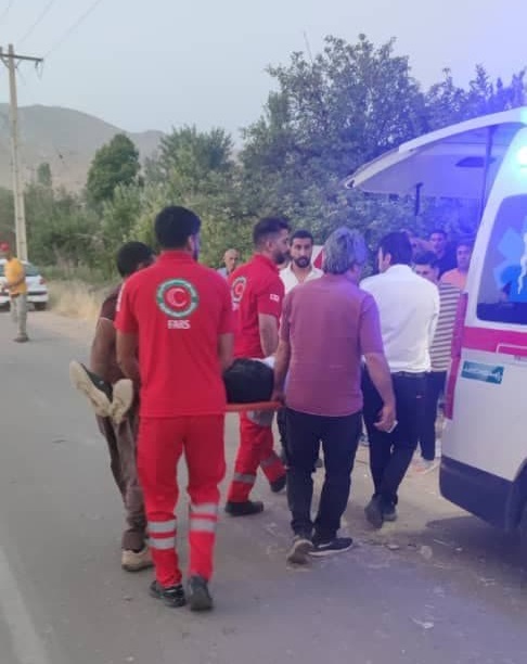 ۲ مصدوم بر اثر واژگونی خودرو پژوپارس در جاده سپیدان_شیراز