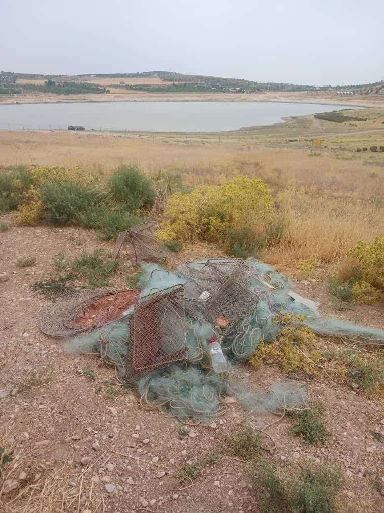 ۲۵ پرنده وحشی و صدها متر تور ماهیگیری غیرمجاز در شیراز کشف شد